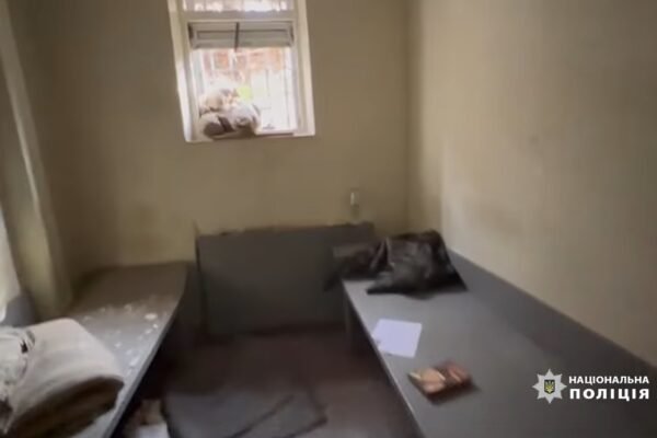 Окупанти катували людей у відділі поліції на Харківщині (ВІДЕО)
