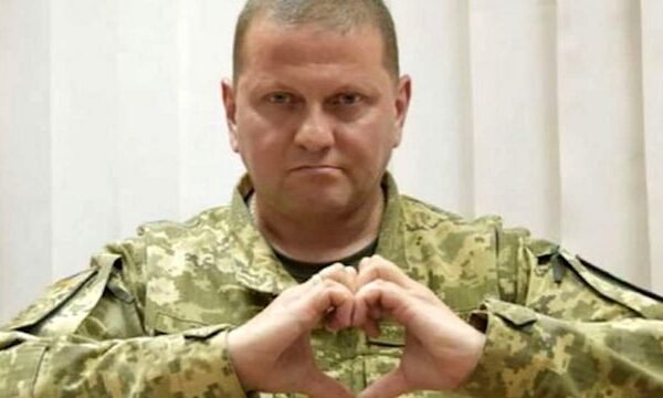 “Світ захоплено і з надією дивиться на нас”, – Залужний привітав Захисників та Захисниць зі святом