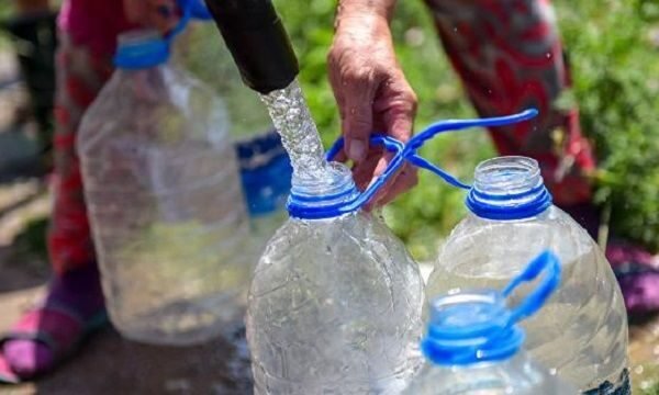 Киянам радять заряджати павербанки та запасатися водою