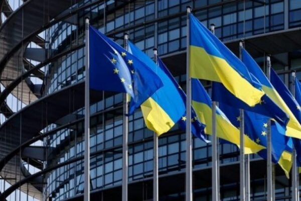 Голова Європарламенту закликала ЄС дати більше зброї Україні