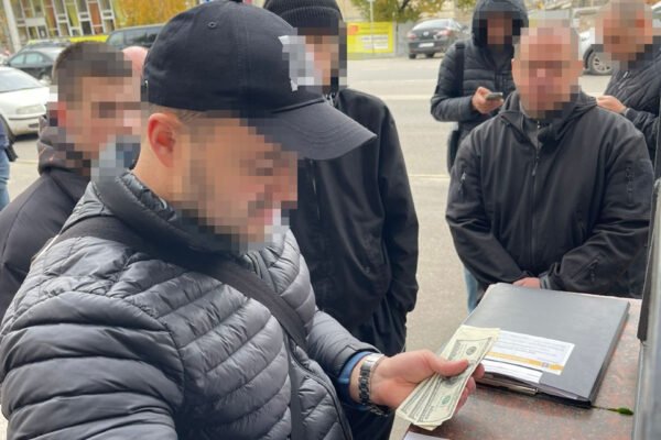 “Працював” у парі з ворожкою: На хабарі затримали одного з очільників прокуратури Кіровоградщини