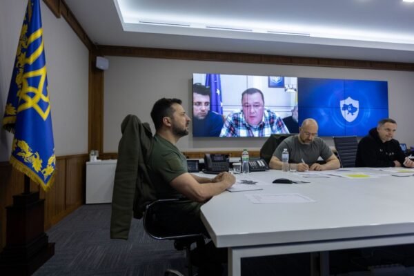 Електрику у постраждалих регіонах відновлять до кінця доби