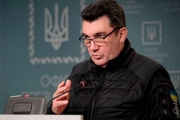 Безумство у голові путіна посилилося: Українцям слід витримати місяць-два, – Данілов