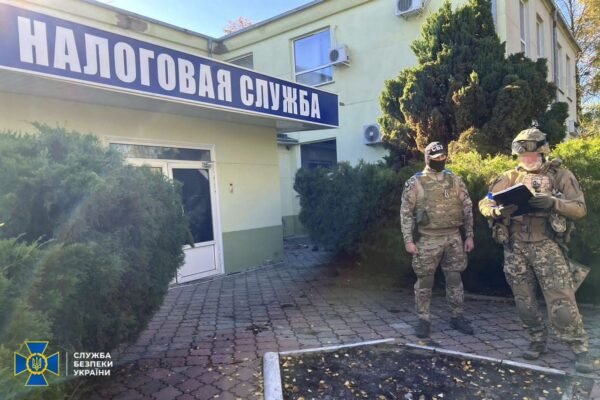 Поплічницю окупантів, що добровільно співпрацювала з ворогом у Куп’янську, затримали правоохоронці
