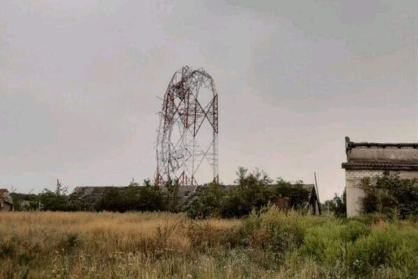 Російські окупанти знищили телевежу на Луганщині (ФОТО)