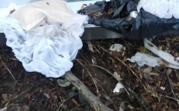 На росії на смітник викидають цинкові труни, в яких привозять мертвих окупантів (ФОТО)