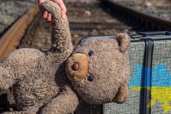 Понад 30 дітей, чиї батьки залишилися в Україні, намагаються повернути з рф