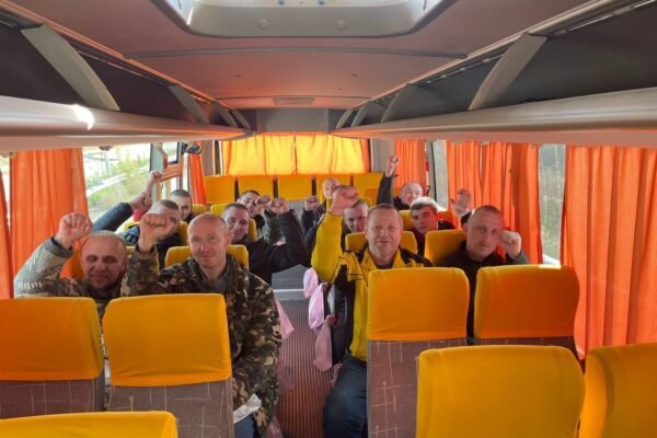 Україна повернула з російського полону ще 20 військових (ФОТО, ВІДЕО)