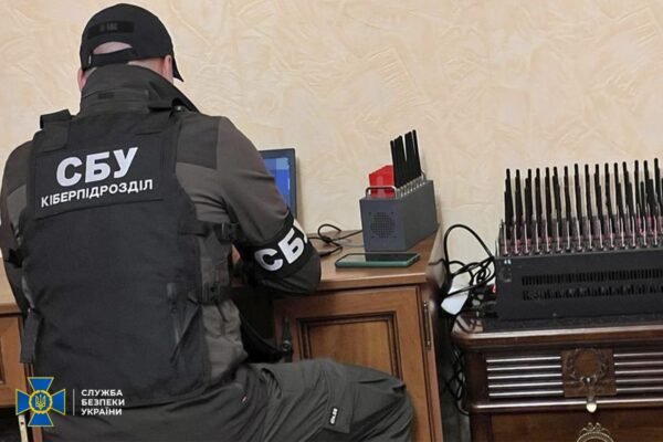 У Дніпрі викрили ботоферму, яка поширювала російську пропаганду в ЄС (ФОТО)