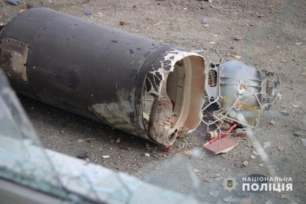 Внаслідок ракетного удару по Запоріжжю постраждали поліцейські та цивільний (ФОТО)