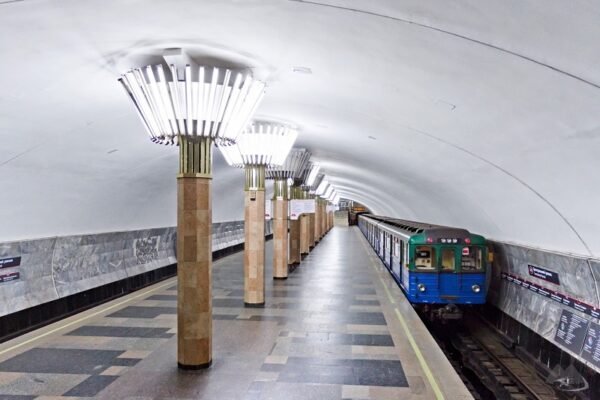 У Харкові через проблеми з електроенергією зупинилося метро