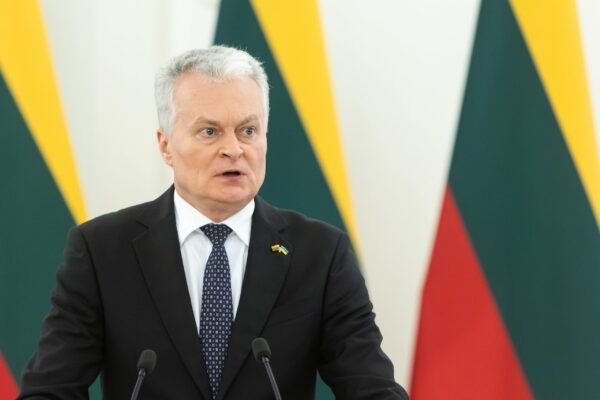 “Україні потрібно більше зброї”: президент Литви відреагував на масований ракетний обстріл