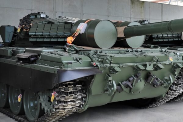 Томаш йде на війну: Жителі Чехії купили танк Т-72 для ЗСУ