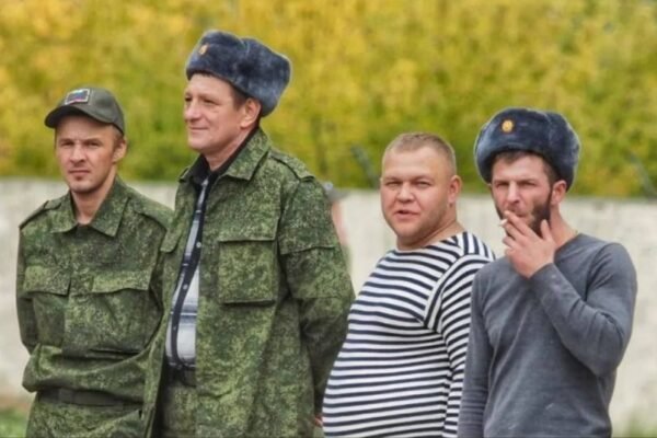 Без тепла, форми і туалетів: Російським мобілізованим ніде навіть спати