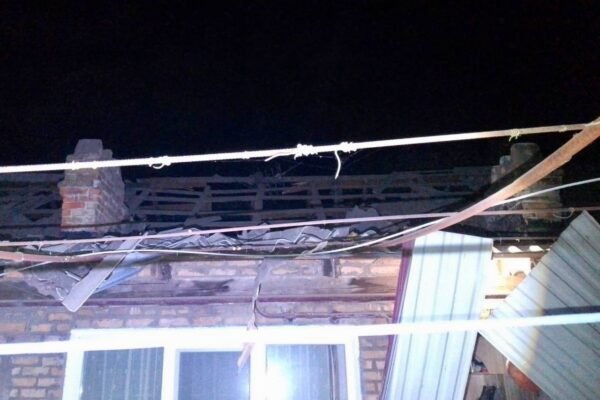 Нікополь всю ніч був під щільним обстрілом росіян. Зруйновано понад 30 будинків