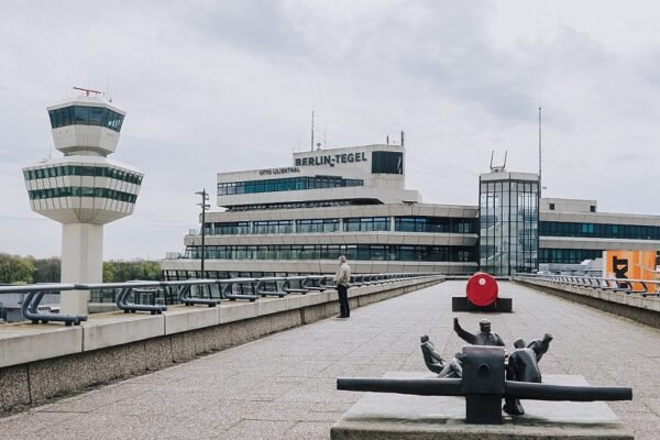 Берлін виділив територію колишнього аеропорту і злітної смуги для нових українських біженців (ВІДЕО)