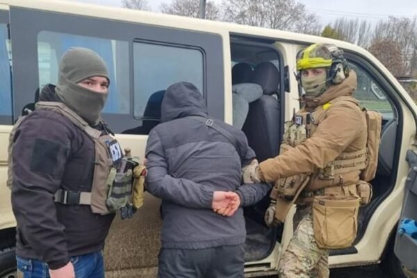 У Херсоні затримали зрадників, які допомагали рашистам катували викрадених українців (ФОТО, ВІДЕО)
