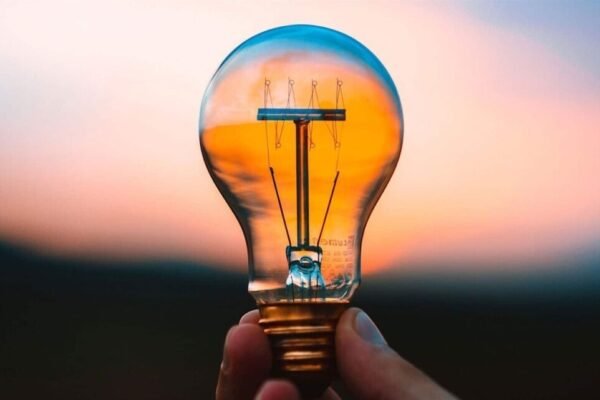 В Укренерго розповіли, де 8 листопада відключать світло