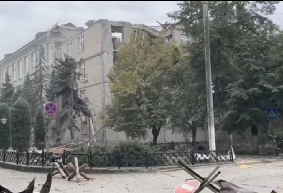 На будівлі Херсонського Апеляційного суду замайорів прапор України ...