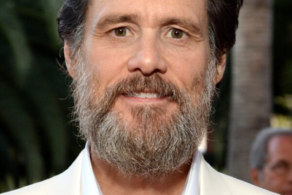 Залишається Париж: Голівудський актор Джим Керрі відреагував на санкції росії