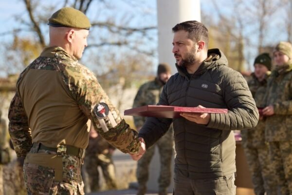 Розвіднику, що підняв Державний Прапор у звільненій Снігурівці, присвоєно звання Героя України