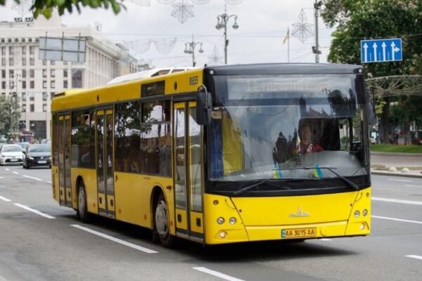 Із 2 листопада у Києві замість тролейбусів курсуватимуть автобуси