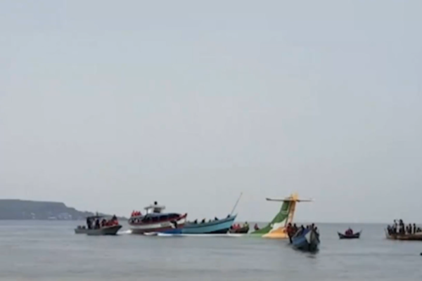 У Танзанії впав пасажирський літак. Загинуло щонайменше 19 людей