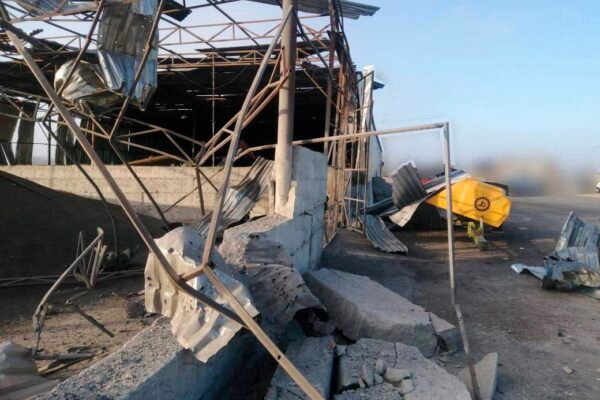 З самого ранку ракети прилетіли на агропідприємство в Запорізькій області (ФОТО)