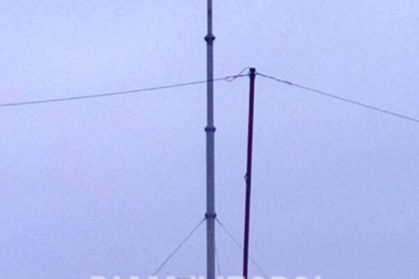 В Мелітополі почали зникати російські триколори (ФОТО)