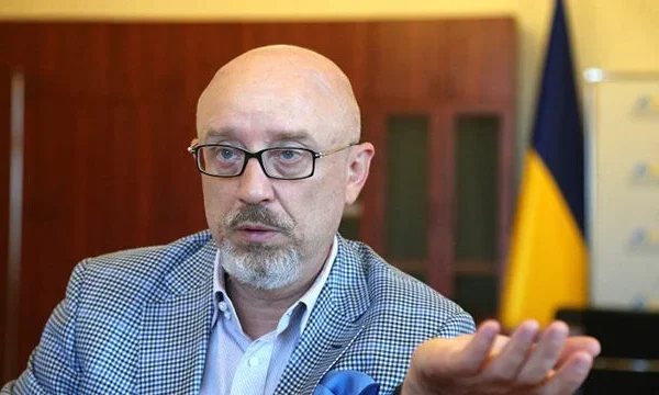 Резніков показав нові бронежилети і каски українського виробництва (ФОТО)