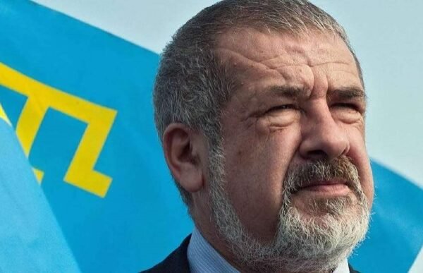 Одна нога на мосту, інша – у Воронежі: Чубаров закликав росіян піти з Криму