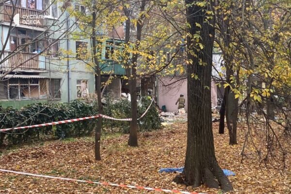 Чоловік провалився разом з підлогою: В Одесі стався вибух у будинку: Є постраждалі (ФОТО)