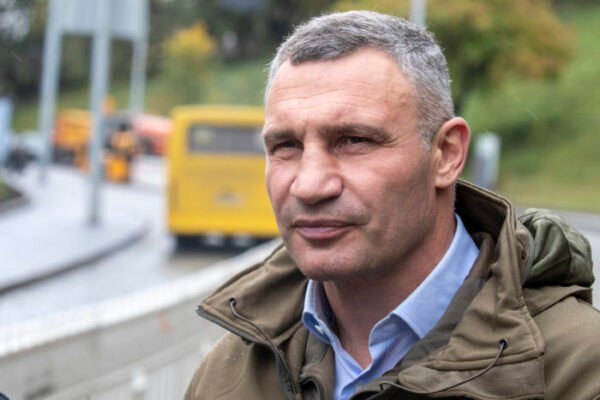 Не хочемо нікого тримати у теплій ванні: Кличко розповів про загрозу блекауту у Києві