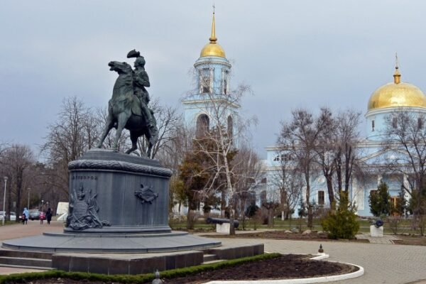 Сховають на території водоканалу поруч з леніним: В Ізмаїлі перенесуть пам’ятник Суворову
