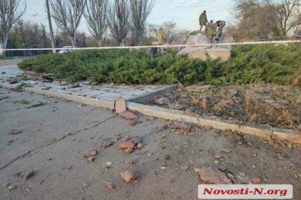 Невідомі підірвали обеліск “Батьківщина-мати” у Миколаєві
