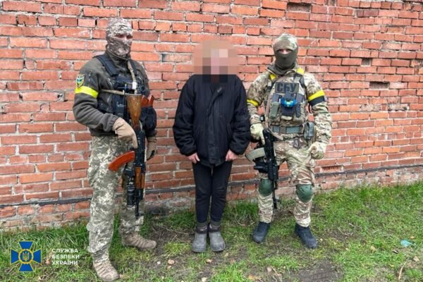 На Луганщині ворожі поплічниці здавали окупантам дані про українських патріотів та переселенців (ФОТО)