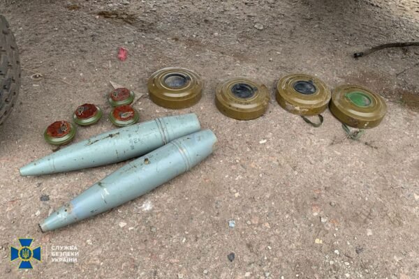У звільнених районах Миколаївщини виявили понад 100 мін, які окупанти сховали у школах (ФОТО)