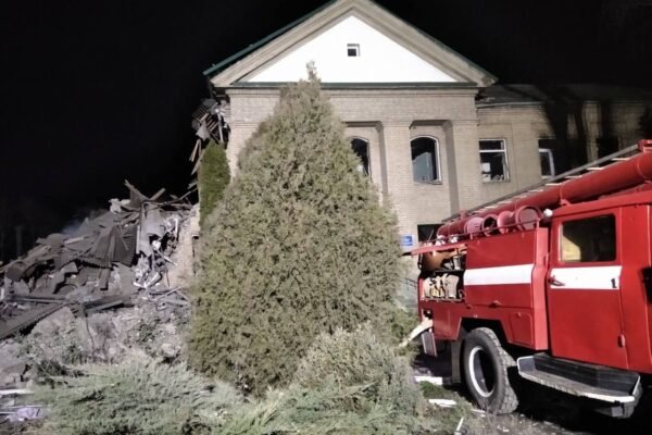 З’явилося відео з місця прильоту російської ракети по пологовому будинку у Вільнянську (ВІДЕО)
