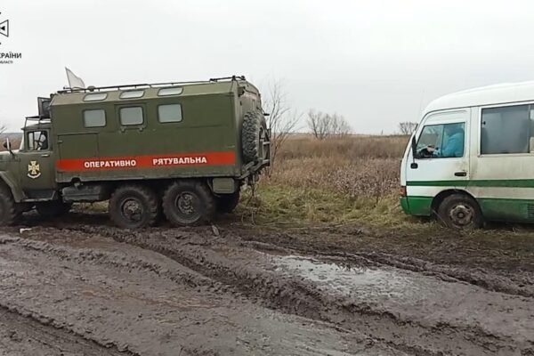 Війська рф відкрили вогонь по колоні авто на “дорозі життя” у Запорізькій області