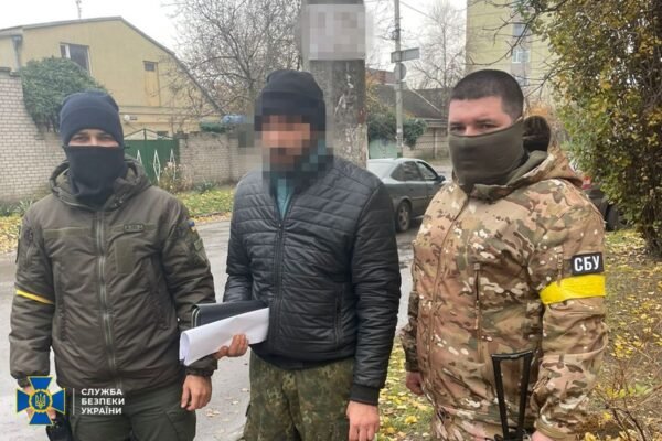 СБУ затримала двох колаборантів на Херсонщині, які викрадали українців до катівень (ФОТО)