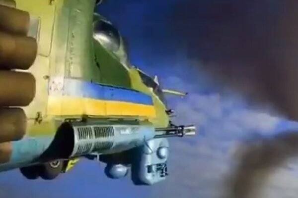 Як працює українська фронтова авіація: Зйомки з борту вертольоту (ВІДЕО)