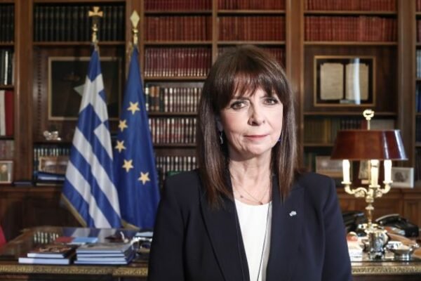До Києва прибули президентка та міністр оборони Греції