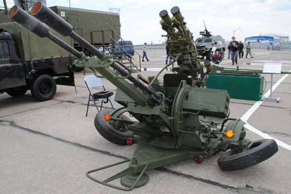 Як на фронті жіночий розрахунок зенітної установки вміло б’є окупантів (ВІДЕО)