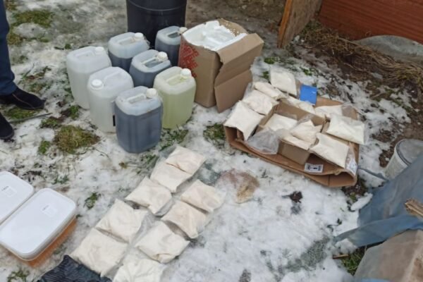 В Києві виявили потужну нарколабораторію, облаштовану в приватному будинку (ФОТО)