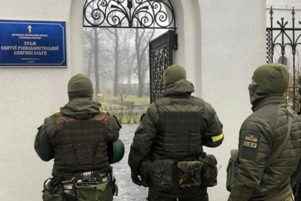 СБУ прйшла з обшуками одночасно до 14 храмів УПЦ МП на Харківщині (ФОТО)