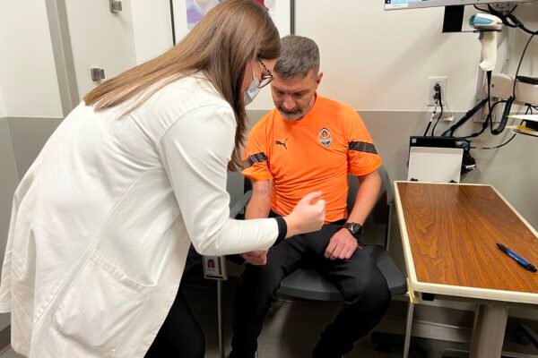 Врятували руку: Захиснику “Азовсталі” Діанову зробили операцію в США (ФОТО)