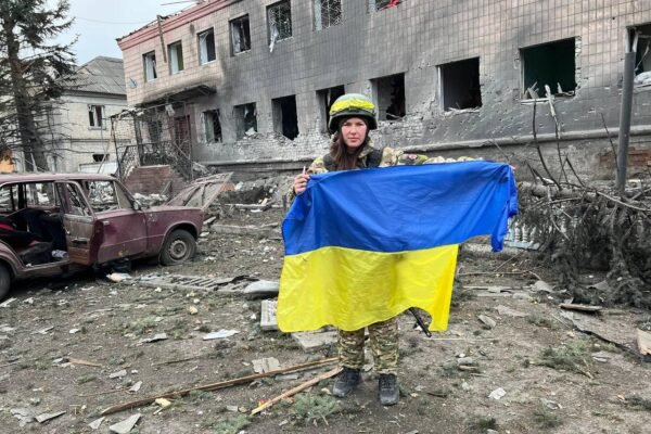 Окупанти вдарили ракетами по відділку поліції у Лимані: Є постраждалі (ФОТО)