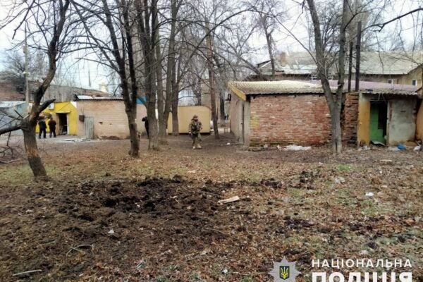 Окупанти за добу обстріляли 10 населених пунктів Донеччини (ФОТО)