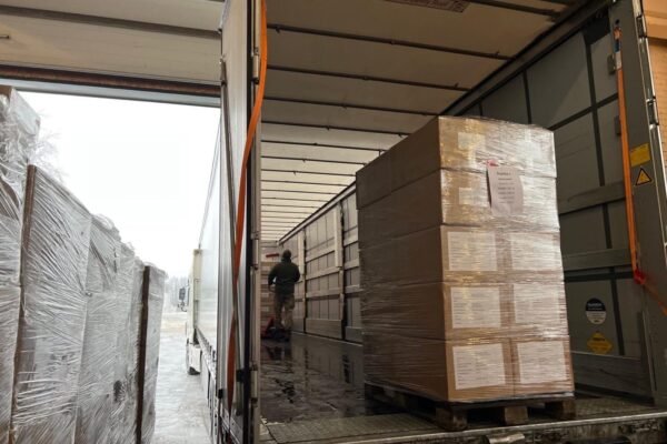 Литва відправила Україні військові термокомплекти й теплі светри