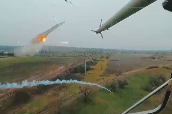 Як українська авіація “святково насипає” росіянам на фронті (ВІДЕО)
